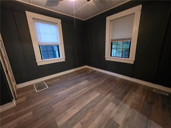 Building Photo - 14 Southern St