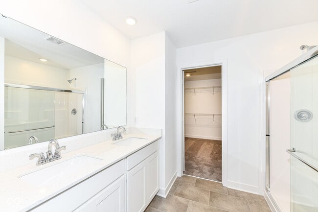 Building Photo - 1069 Sunderland Dr