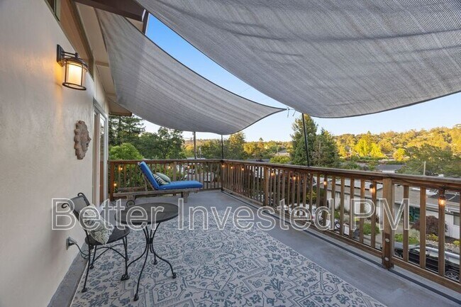 Building Photo - 2061 Woodside Dr