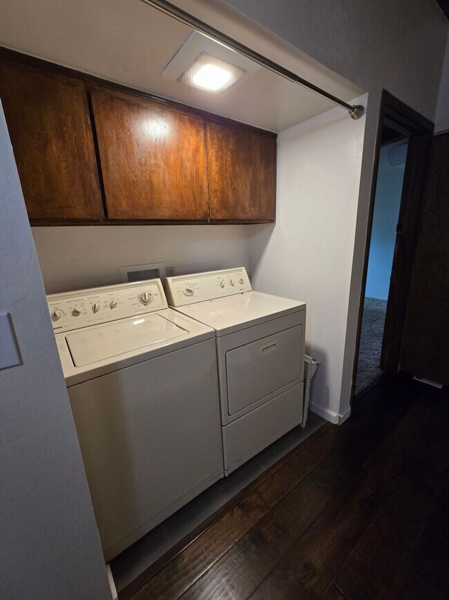 Building Photo - Spacious 4-Bedroom Home on Desirable Hillcrest Blvd in Colfax