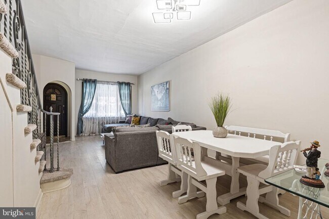 Building Photo - 1320 Mifflin St