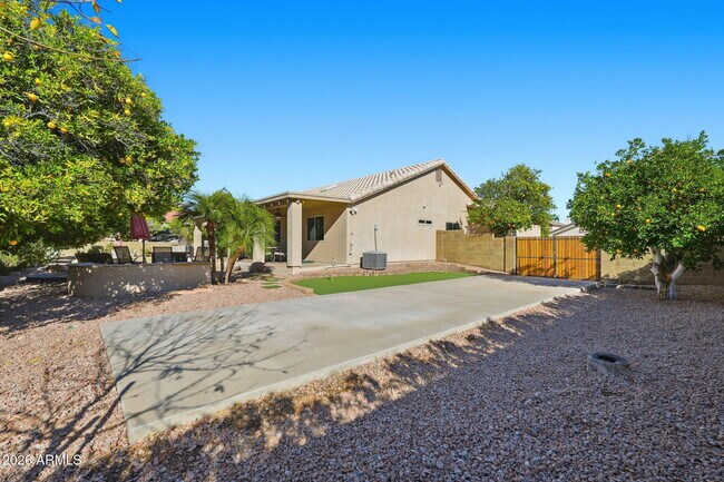 Building Photo - 1426 N Omaha Cir