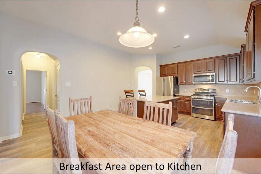 Building Photo - 2605 Salorn Way