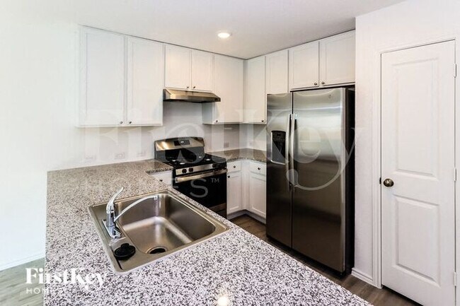 Building Photo - 8506 Rose Tanager