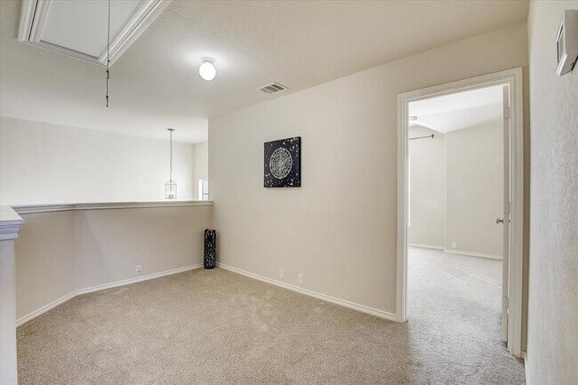 Building Photo - 537 Golden Creek Dr