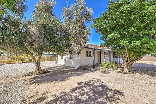 Building Photo - Coming Soon! 3bed 2 bath plus Casita HUGE LOT for all your RV & recreational storage needs