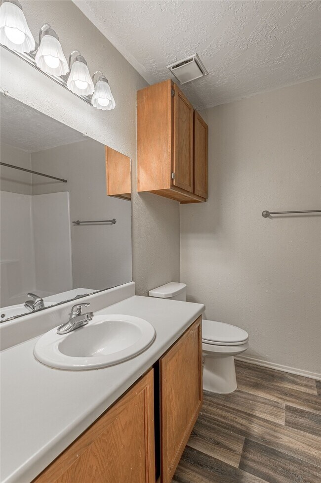 Building Photo - 2521 Crosstimbers Dr