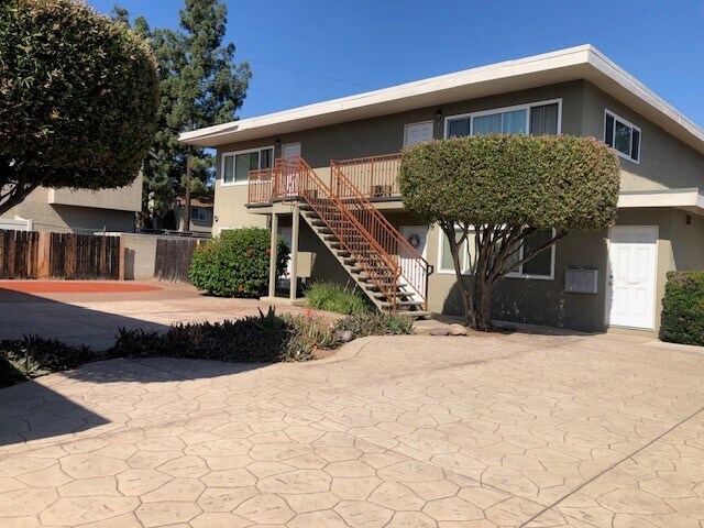 Building Photo - 1100-1108 E Lexington Ave