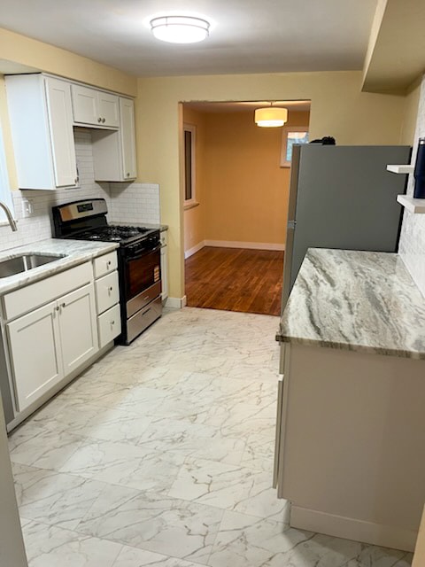 Building Photo - 24 Camera Pl