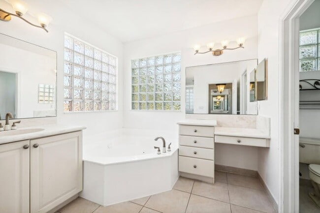 Building Photo - 7174 Ivy Crossing Ln