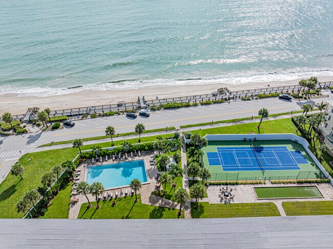 Building Photo - 4141 Ocean Dr