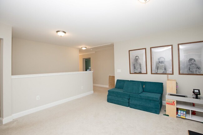 Building Photo - Spacious 5-Bedroom Home with 3 Full Bathrooms in Carthage, NC - Perfect for Your Family!