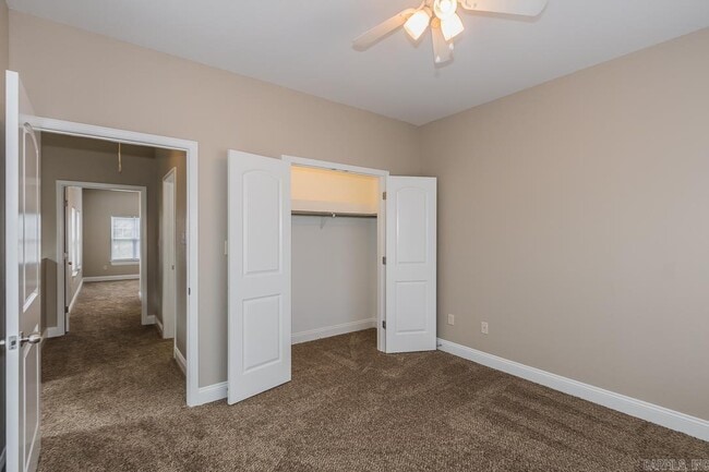 Building Photo - 1216 Sadie Dr