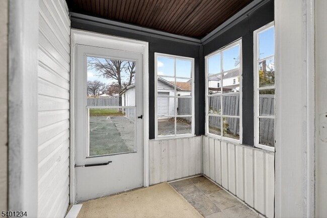 Building Photo - 1442 Highland Ave