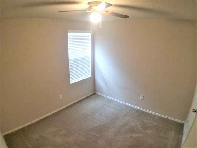 Building Photo - Great 3 Bedroom 2 Bath in Denton!