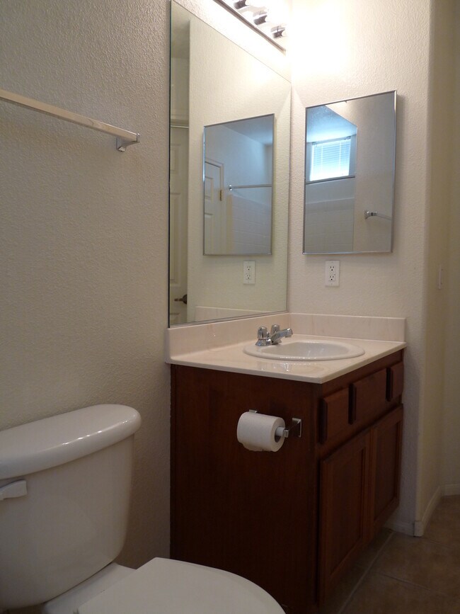 Building Photo - GATED 2 BEDROOM, 2 BATH CONDO IN JASMINE RANCH COMMUNITY