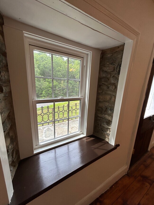 Building Photo - 369 Byram Kingwood Rd