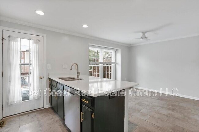 Building Photo - 8033 Hollow Reed Ct