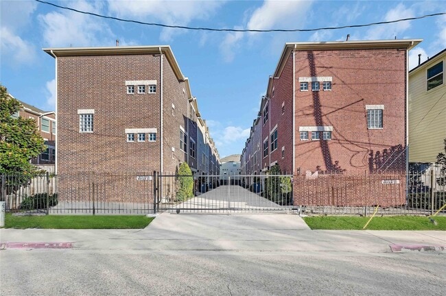 Building Photo - 8731 Bryam St