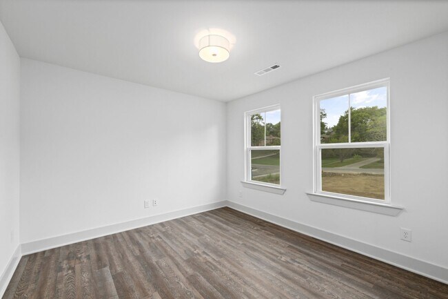 Building Photo - Four Bedroom in Madison TN