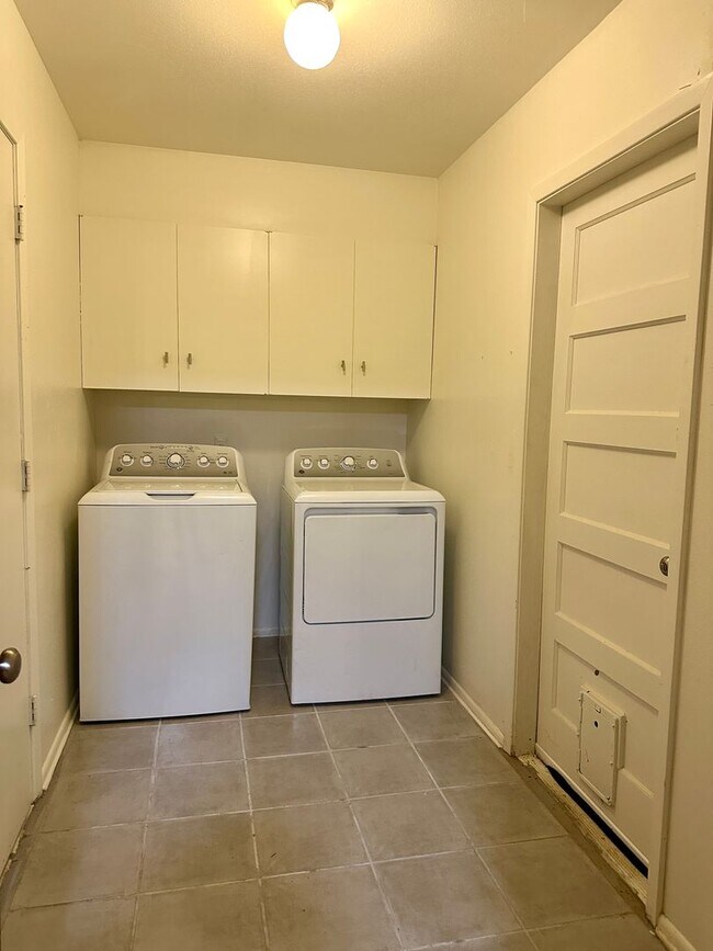 Building Photo - Ready for Move-In
