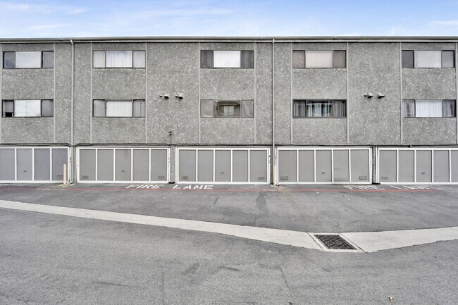 Building Photo - 7307 Haskell Ave