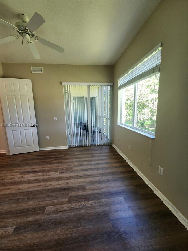Building Photo - 3600 Oaks Clubhouse Dr