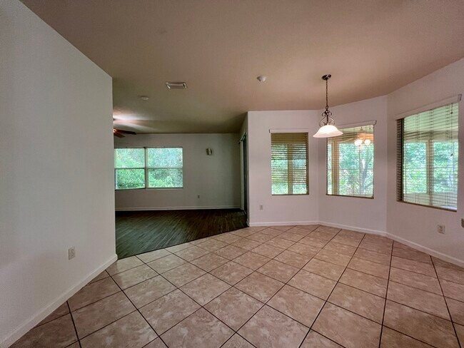 Building Photo - HUGE PRICE REDUCTION!! HOME IS READY FOR A...