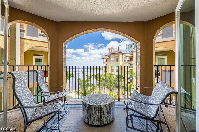 Building Photo - 2825 Palm Beach Blvd