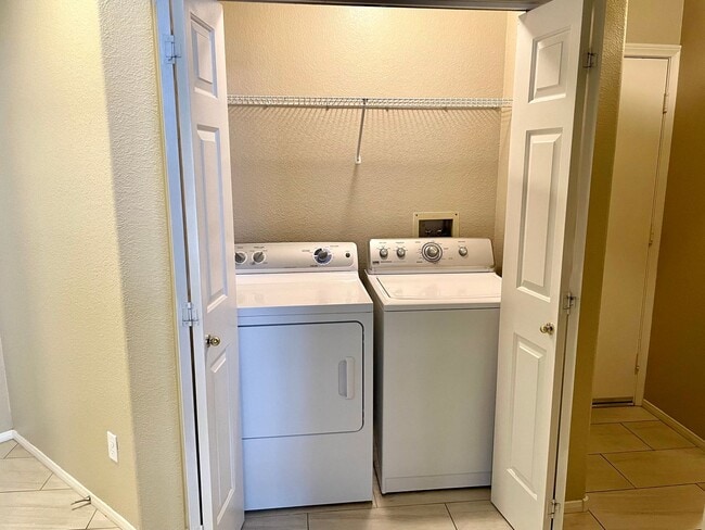 Building Photo - Hidden Gem in Gated Community - Summerlin