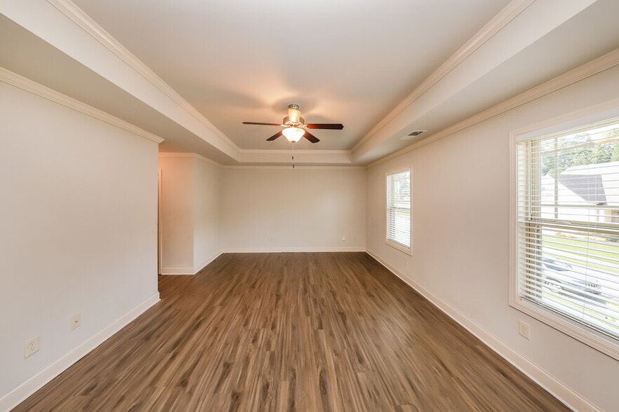 Building Photo - 89 Greatwood Ln