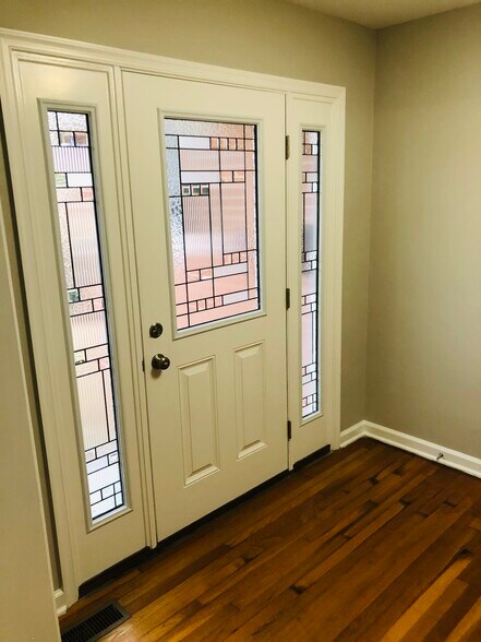 Front Door - 3220 Glenview Ave