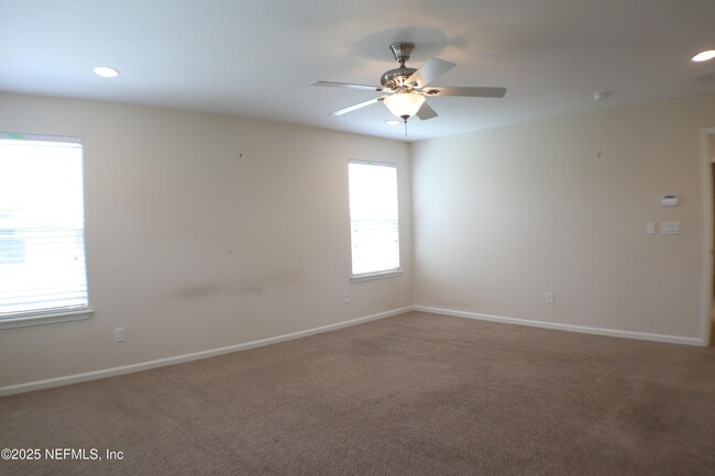 Building Photo - 175 Starlis Pl