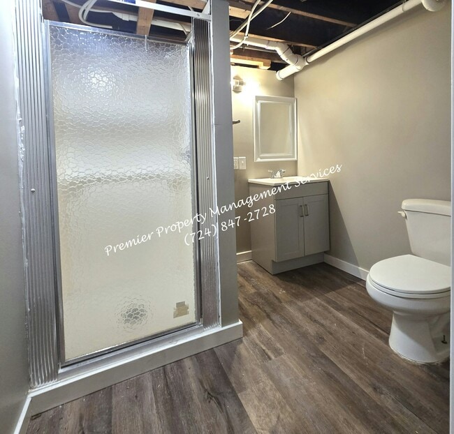 Building Photo - 1425 Barclay Hill Rd
