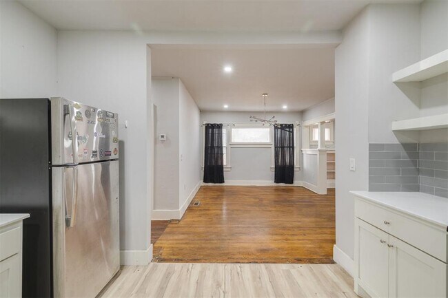 Building Photo - 726 NW 24th St