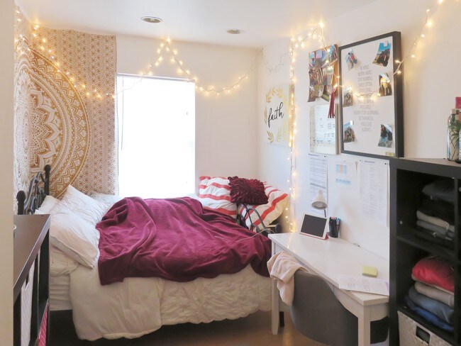 Interior Photo - 75 Easton Ave