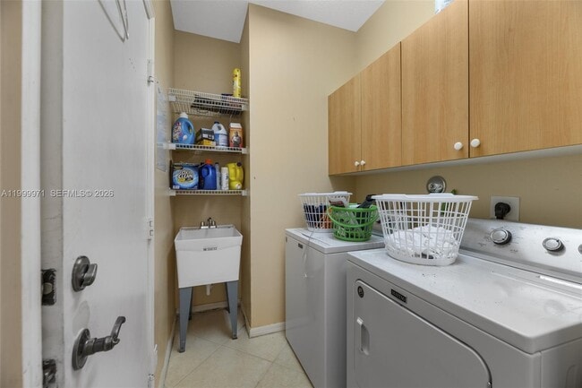 Building Photo - 7363 Via Luria