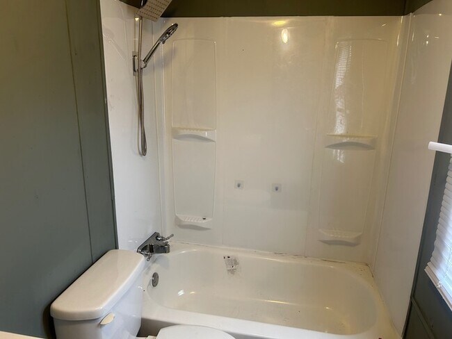 Building Photo - 201 Williams Cir