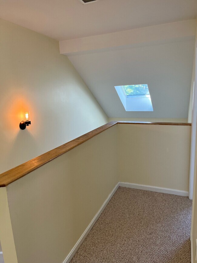 Building Photo - 14 Ledges Ct