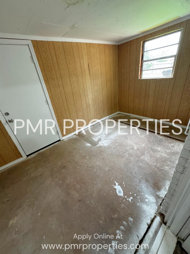 Building Photo - 3 Bed/2Bath House