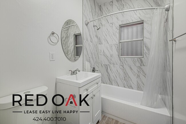 Building Photo - 1111 S Norton Ave