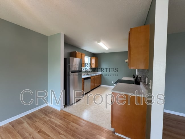 Building Photo - 1058 Springwater Rd