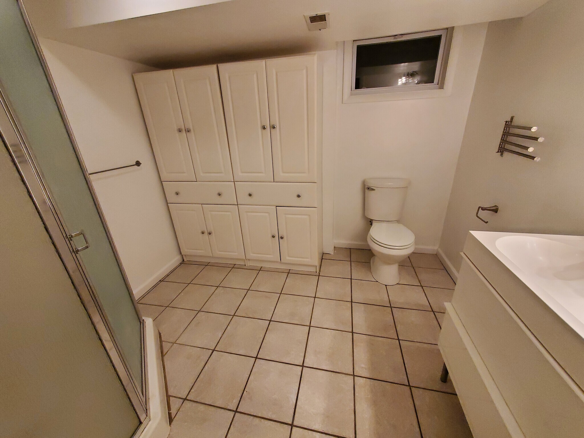 Full Bath Downstairs - 621 Broadview Dr