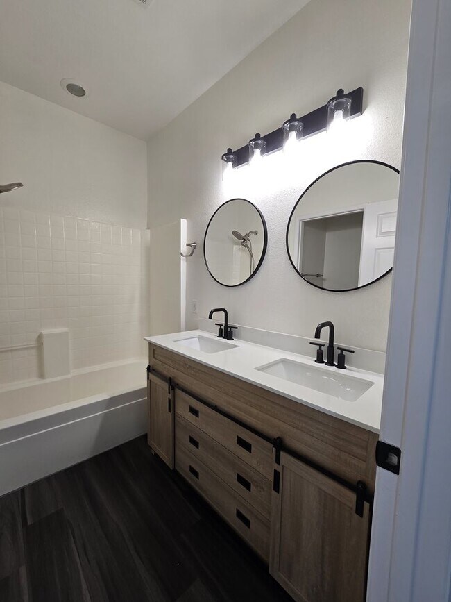 Building Photo - Newly Remodeled 4-Bedroom Home in Desirable Community