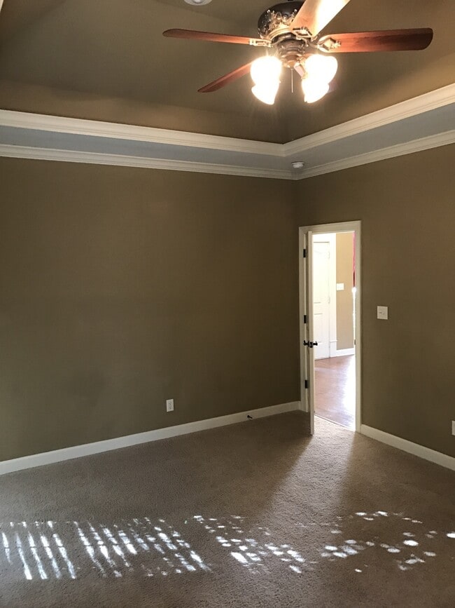 Building Photo - Questions call Lance Garner 501-912-6020