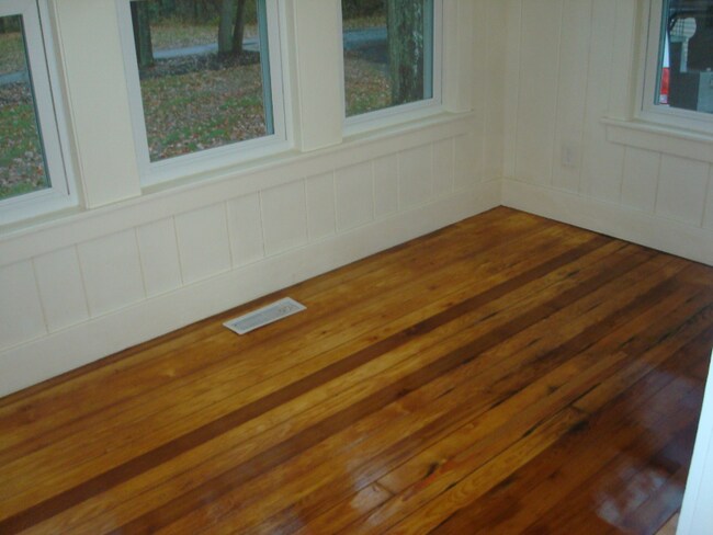 Building Photo - 818 Amesbury Rd