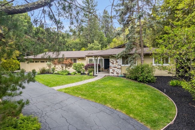 Building Photo - Updated 3 bedroom + office & pool, single ...