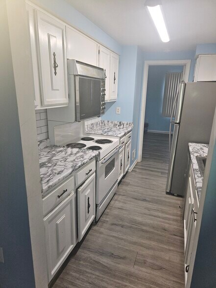 Building Photo - 14818 Belle Ami Dr