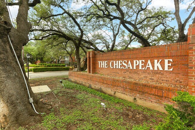 Building Photo - 2Bd Condo in Gated Community! Available NOW!