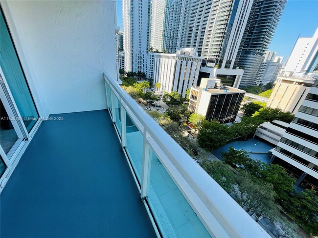 Building Photo - 951 Brickell Ave